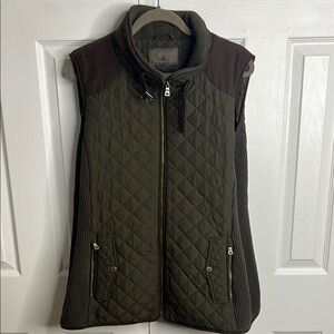 Gallery Weekend Green Quilted Vest